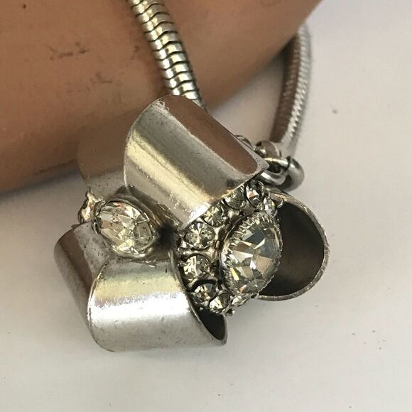 Germany made vintage chunky charm bracelet with clip on earrings. - Picture 6 of 10